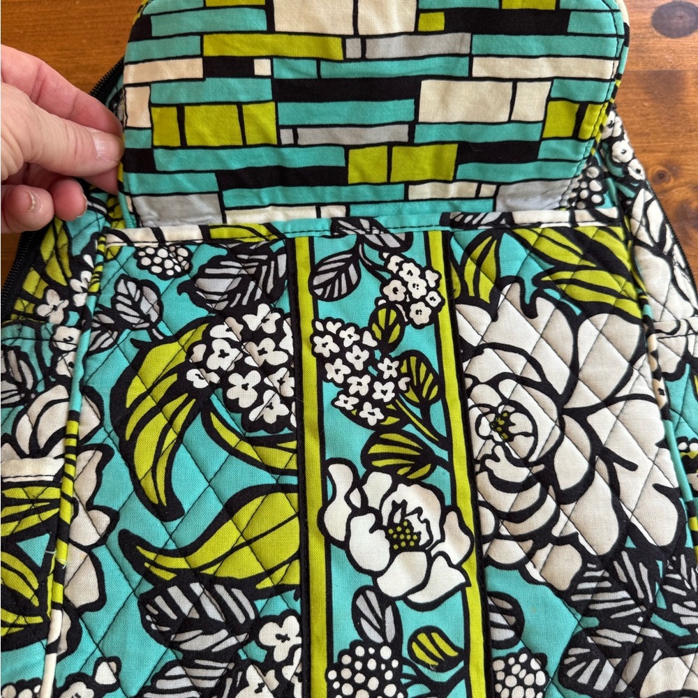 Vera Bradley Blue and Green Floral Backpack- island bloom pattern. Broken zipper - Picture 3 of 10